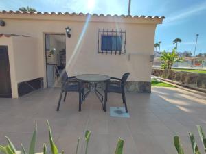 Balkon lub taras w obiekcie Bungalow Santa Fe next to pool