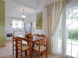 A kitchen or kitchenette at Villa Hera