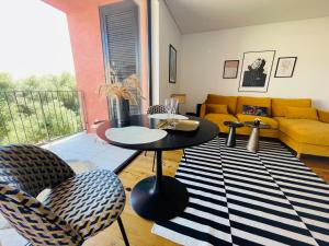 Posezení v ubytování Beautiful modern design condo with swimming pool Vilamoura