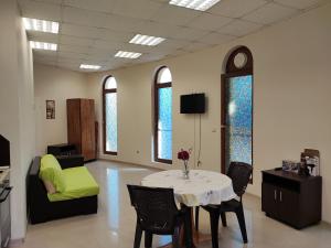 Dining area sa apartment