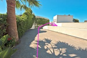 Fotografia z galérie ubytovania On Beach Deluxe Apartment with Pools and own Garden v destinácii El Puerto de Santa María