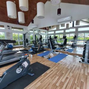 Fitness centrum a/nebo fitness zařízení v ubytování MOST Family 40 Ubon