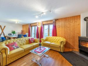 Imagen de la galería de Chalet in Les Collons by Ski Slope, en Les Collons