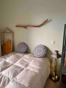 Postel nebo postele na pokoji v ubytování Beautiful and comfortable apartment by the sea + 37 fotografií