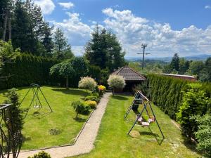 Κήπος έξω από το Willa Koniaków