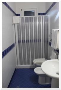 Ванна кімната в Appartamenti Mirabella