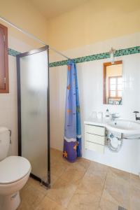Ένα μπάνιο στο Koukouli Upper Studio Kamilari +14 φωτογραφίες