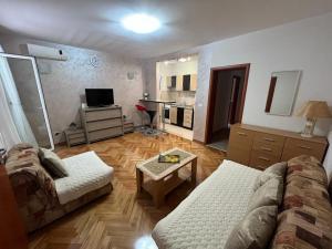 Μια τηλεόραση ή/και κέντρο ψυχαγωγίας στο Budva Apartments