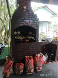 Attrezzature per barbecue disponibili per gli ospiti della casa vacanze