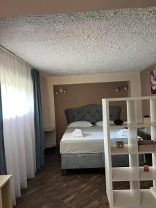 Apartment Garden房間的床
