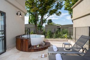 Patio nebo venkovní prostory v ubytování Ayala by Isrotel Collection
