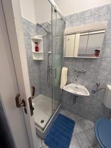 Ένα μπάνιο στο Apartment Slavica