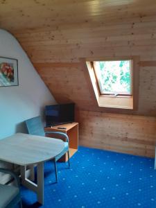 Televisor o centre d'entreteniment de RD Černčín Bučovice