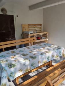 Postel nebo postele na pokoji v ubytování GLAMPING HOUSE ˇVITAˇ