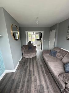 Posezení v ubytování Fabulous 3bed off street parking