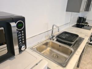 Gallery image of Homestay by BIC Oates 8 in Dewsbury +16 photos