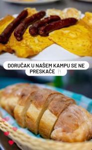Jídlo v penzionu nebo okolí