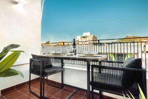 Balkon lub taras w obiekcie Gorgeous apartment with balcony - Center by REMS