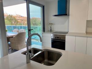 Kuchnia lub aneks kuchenny w obiekcie VoraMar 3 Playa Puerto de Sagunto