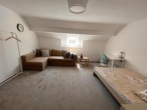 Ein Sitzbereich in der Unterkunft Ein schönes Zimmer in Kiel