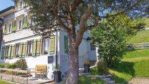 Un jardín fuera de flueli holiday home urnaesch