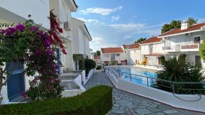 Bazén v ubytování Siviri Lounge Cottage nebo v jeho okolí