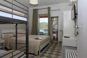Gallery image of Miralago in Sperlonga