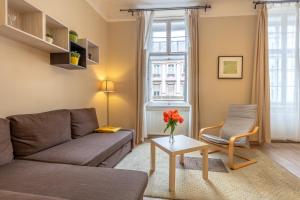 Posedenie v ubytovaní ORANGEHOMES One Bedroom Comfy Apartment