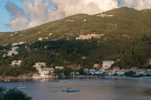 Gallery image of TRADITIONAL STONE HOUSE - VILLA MATELLA in Kalami