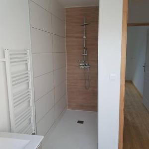 Ένα μπάνιο στο Appartement Malawo
