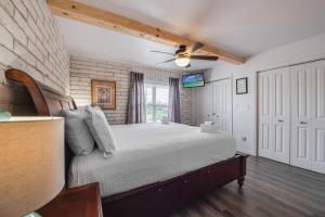 Postel nebo postele na pokoji v ubytování Jades Get Away SEA202 + 39 fotografií