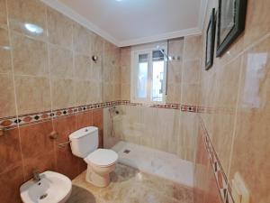 Koupelna v ubytování Apartamento Paseo del Malecón - Garrucha + 31 fotografií