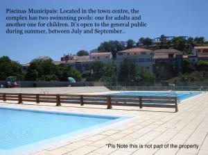 una citazione su una piscina con un citazione su una foto di una piscina di Casa Mia a Monchique