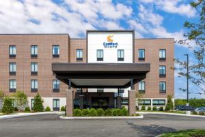 wykonanie przedniej części hotelu w obiekcie Comfort Inn & Suites Gallatin - Nashville Metro w mieście Gallatin
