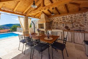 Πισίνα στο ή κοντά στο Stone Villa Mavrić