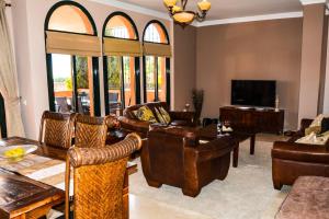 TV a/nebo společenská místnost v ubytování Malaga Marbella Elviria Apartment Golf