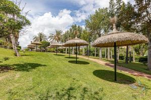 Vonkajšia záhrada v ubytovaní Benal beach 1BDR apartament with water park