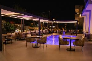 Bazén v ubytování Colosseum Hotel nebo v jeho okolí