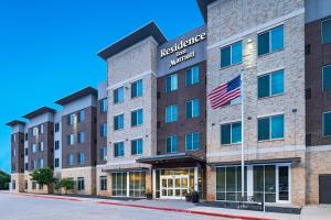 an image of the front of the residence inn minneapolis at Residence Inn by Marriott Austin Southwest in Austin