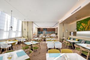 Un restaurant sau alt loc unde se poate mânca la Home2 Suites by Hilton Beijing Shunyi