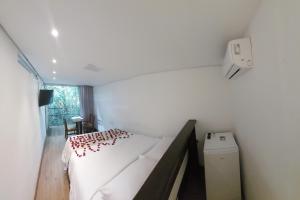 Gallery image of Econtainer Suítes Macacos in Macacos +20 photos