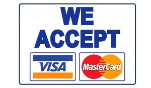 un cartello che dice che accettiamo il logo Visa MasterCard e MasterCard. di Monkey Homestay & Bar a Tân Hiệp