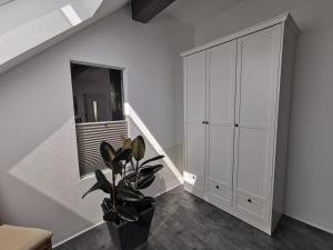 Fotografie z fotogalerie ubytování Skyline klimatisierte Dachgeschoss-Wohnung in Dornbirn mit Blick ins Rheintal v destinaci Dornbirn