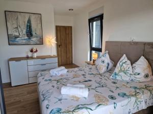 Кровать или кровати в номере Villa Bella Dona +83 фотографии