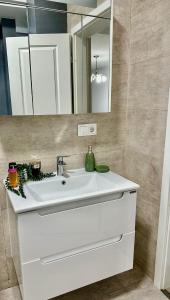 Ванна кімната в Nix Apartment - Calea Moldovei