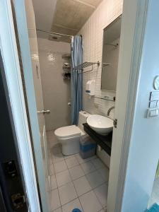 A bathroom at 安蘭居旅店 An Lan Jie Hotel