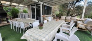 Κήπος έξω από το Helios Luxury Caravan's