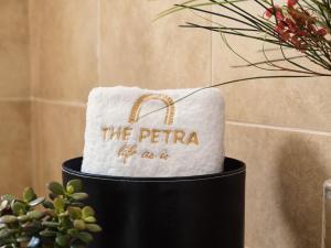 Majutusasutuses The Petra, Small Luxury Hotels of the World olev sertifikaat, autasu, silt või muu dokument