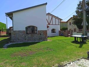 Fotografia z galérie ubytovania Amplia casa con jardin a un paso del centro de Santander v destinácii Santander