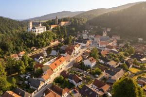 Üldine mäevaade või majutusasutusest Pivovar Rožmberk pildistatud vaade